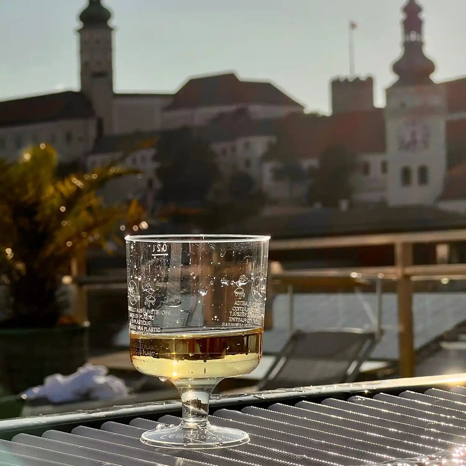 Trinkglas (PS) mit Fuß 0,2l